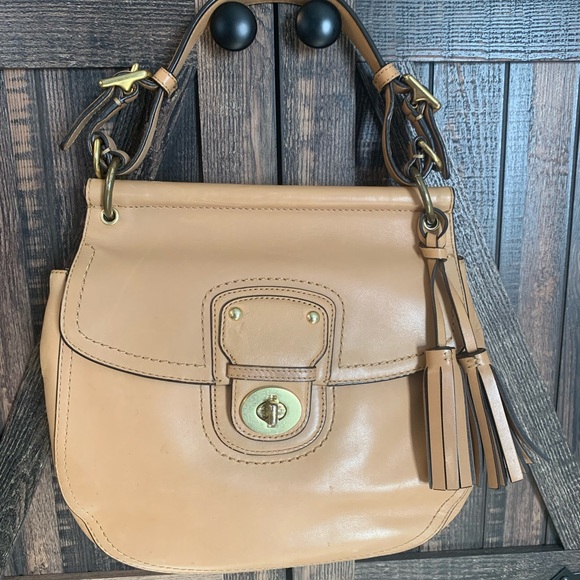 Coach Handbags - Coach Willis  Light Tan Leather Shoulder Bag with Gold Hardware